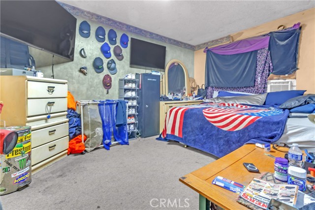 South Gate, California, 90280, United States, 4 Bedrooms Bedrooms, ,3 BathroomsBathrooms,Residential,For Sale,1937337