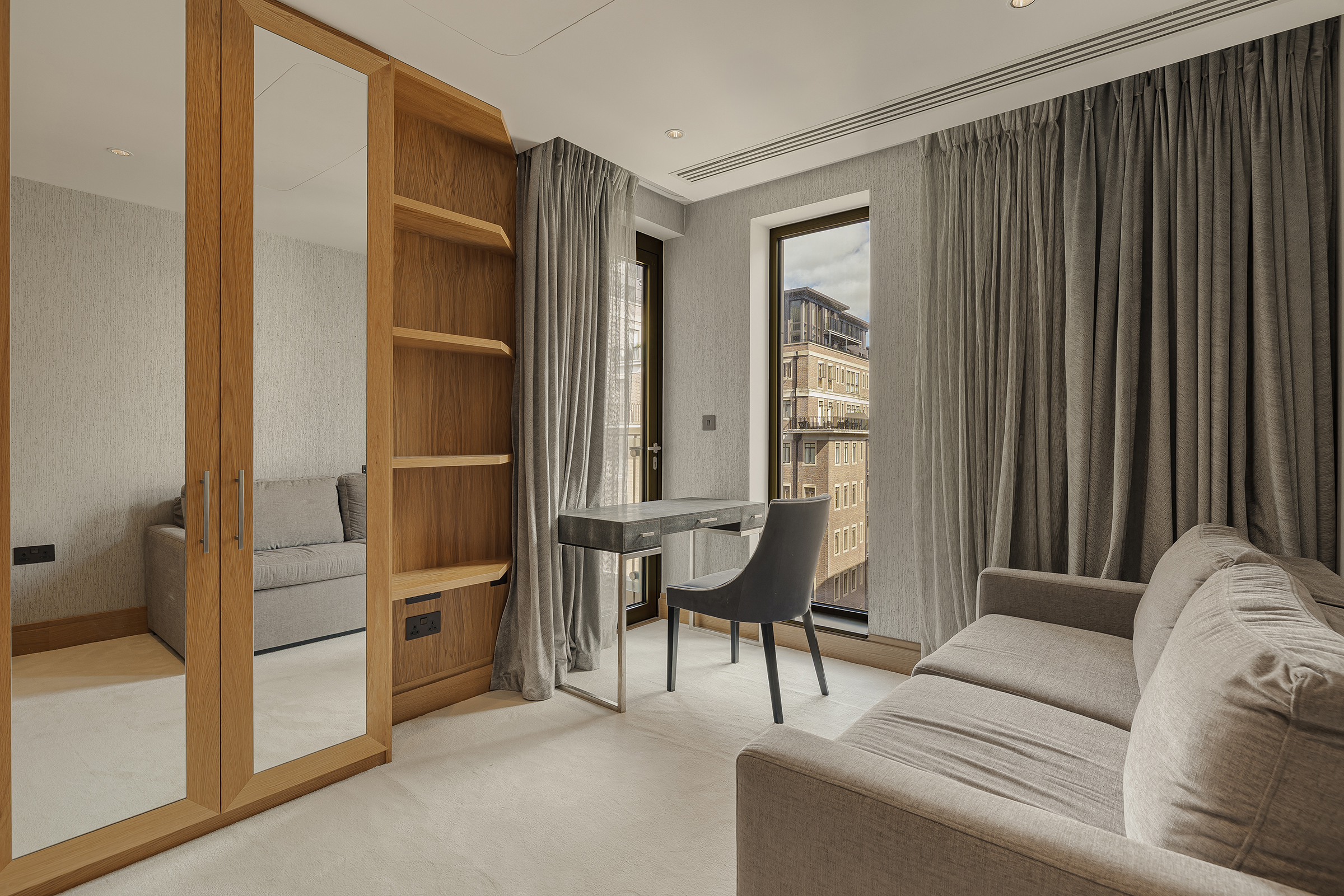  A Three-Bedroom Lateral Apartment at Cleland House - 物件實景