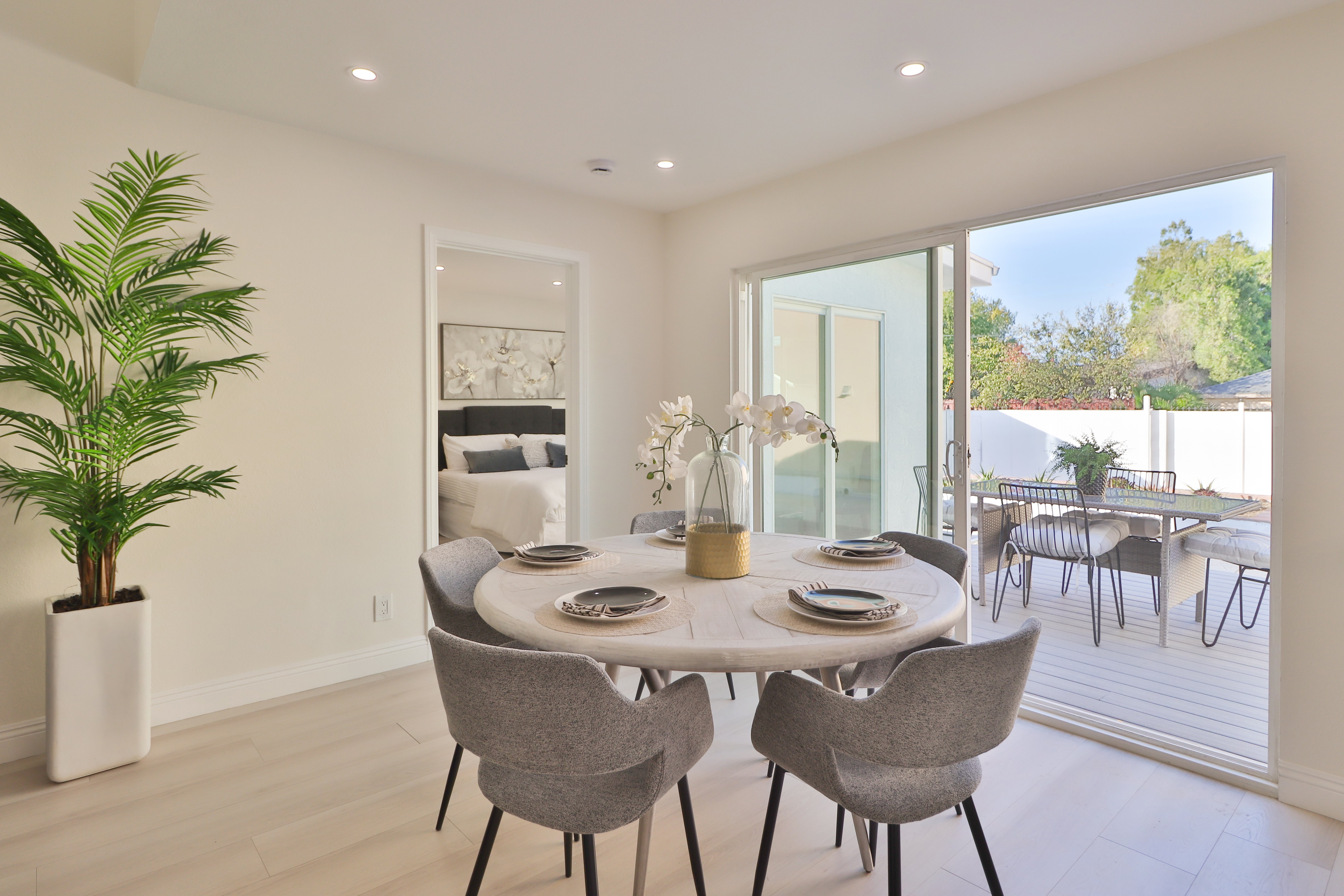 Woodland Hills, California, 91303, United States, 6 Bedrooms Bedrooms, ,7 BathroomsBathrooms,Residential,For Sale,1838273