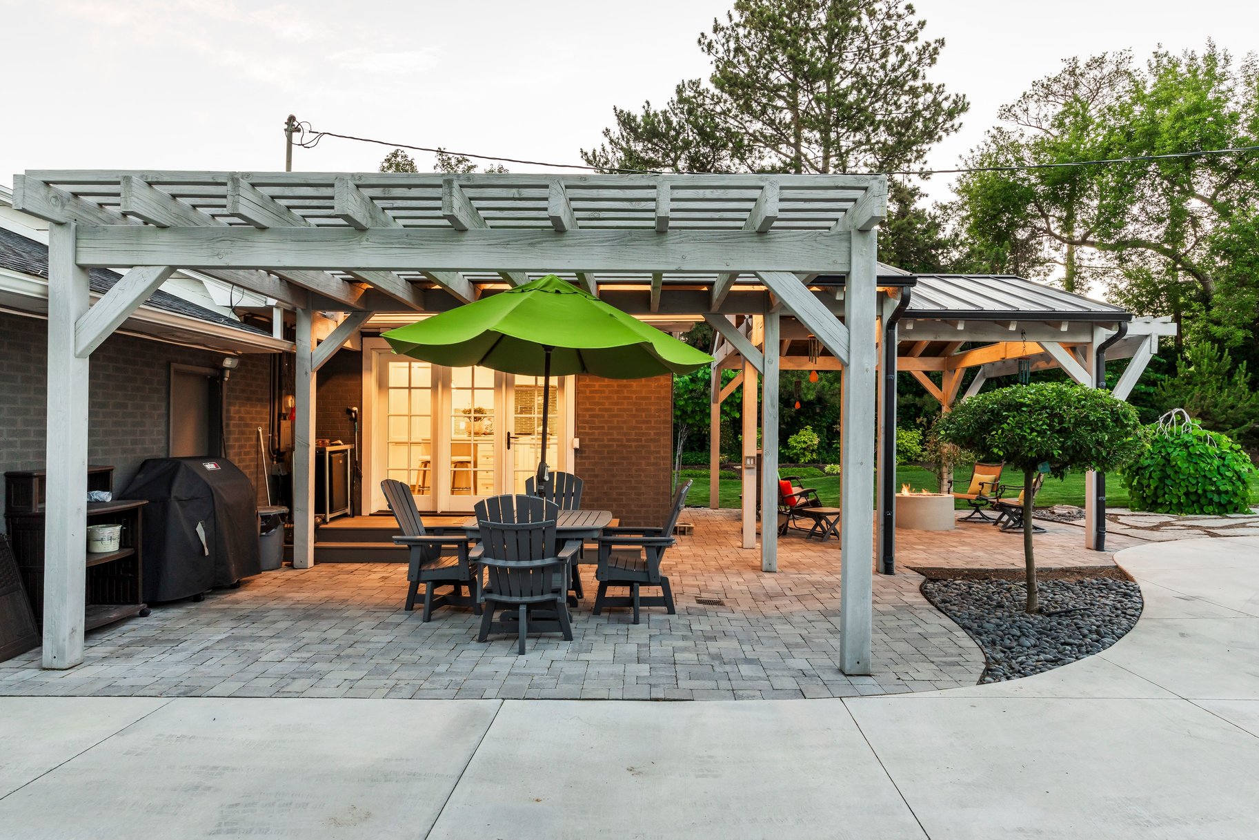  Tastefully Updated Holladay Rambler on .60 acre Manicured Lot - 物件實景