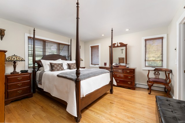 Shoreham, New York, 11786, United States, 5 Bedrooms Bedrooms, ,3 BathroomsBathrooms,Residential,For Sale,1990330