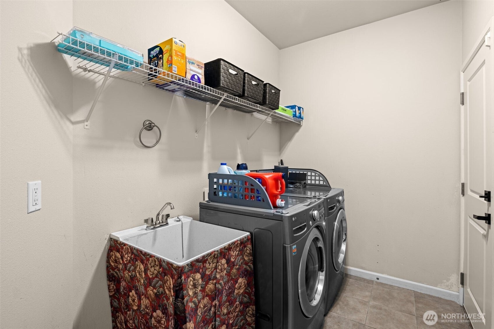 Tacoma, Washington, 98422, United States, 3 Bedrooms Bedrooms, ,3 BathroomsBathrooms,Residential,For Sale,1924531