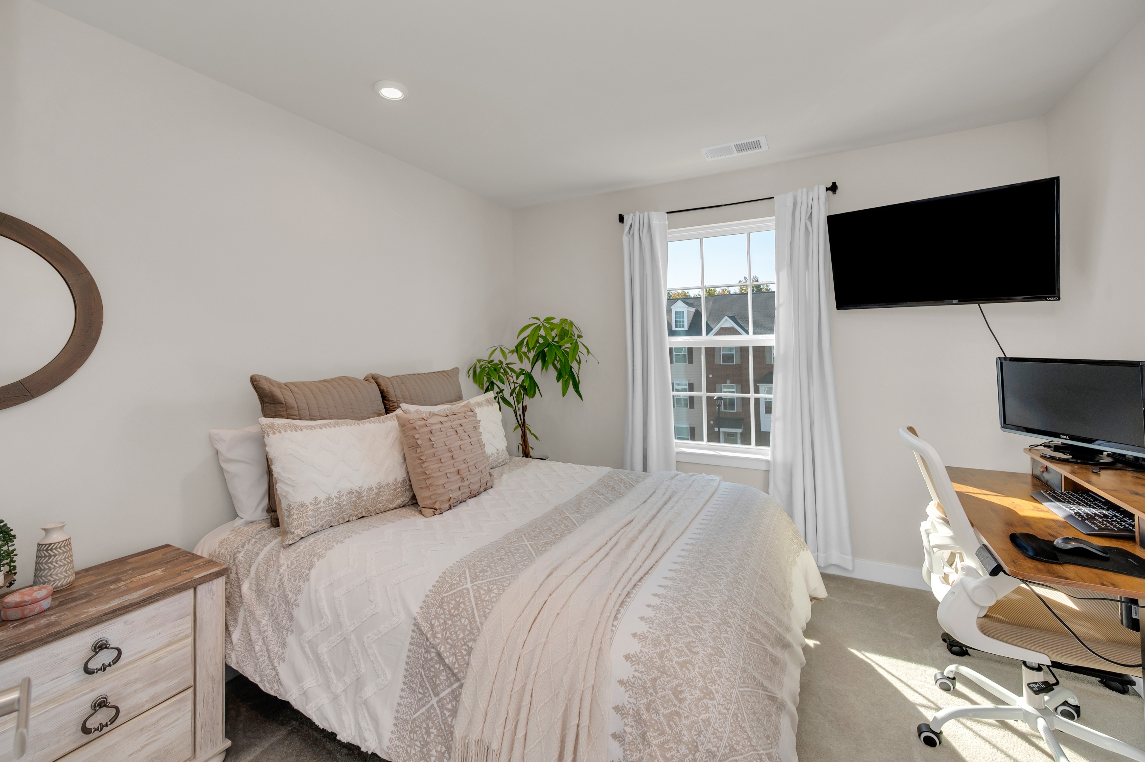  3-Bedroom, 2 full & 2 ½-Bath Townhome at Anchors @Glassworks - 物件實景