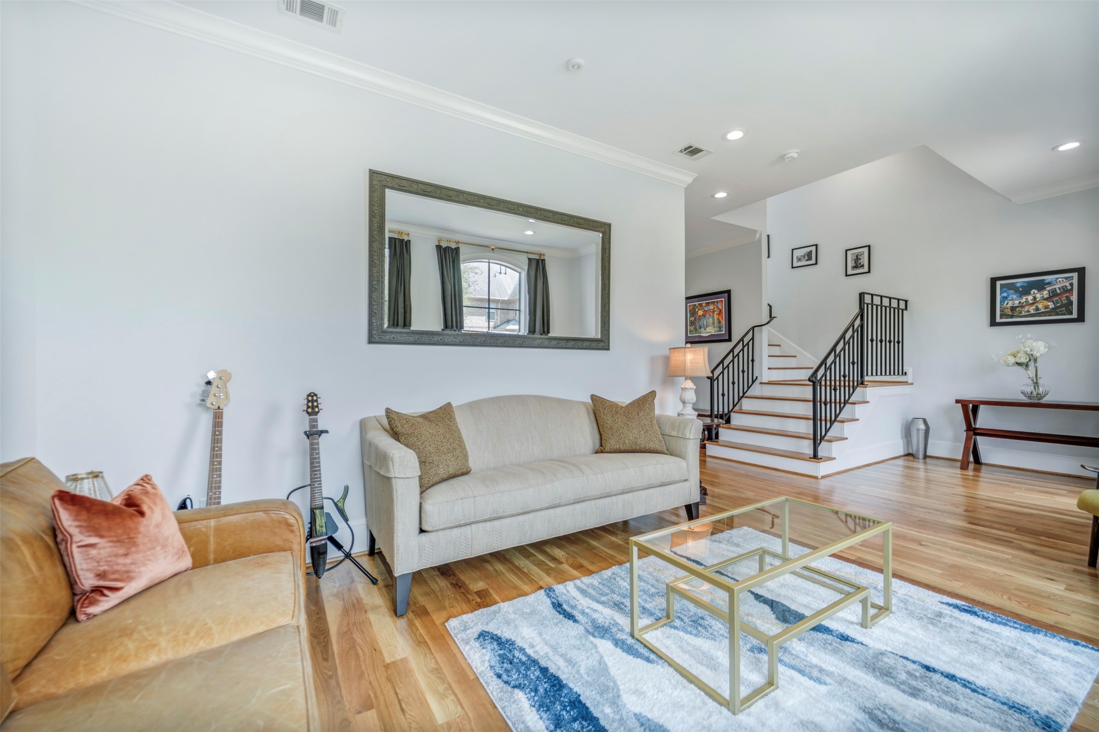 Houston, Texas, 77055, United States, 3 Bedrooms Bedrooms, ,4 BathroomsBathrooms,Residential,For Sale,1866931