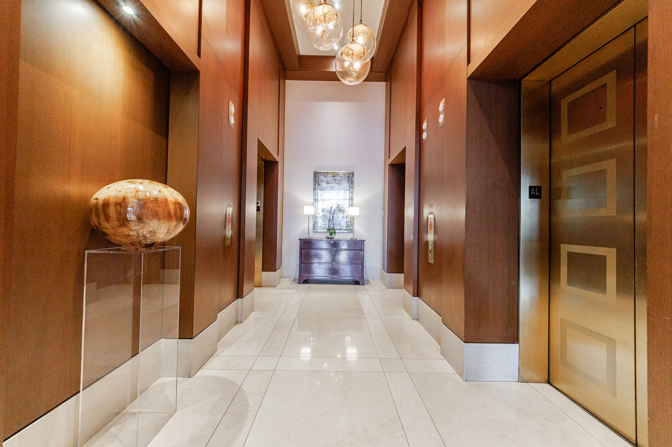  Exceptional One Bedroom Corner Residence with Sweeping Skyline Views - 物件實景