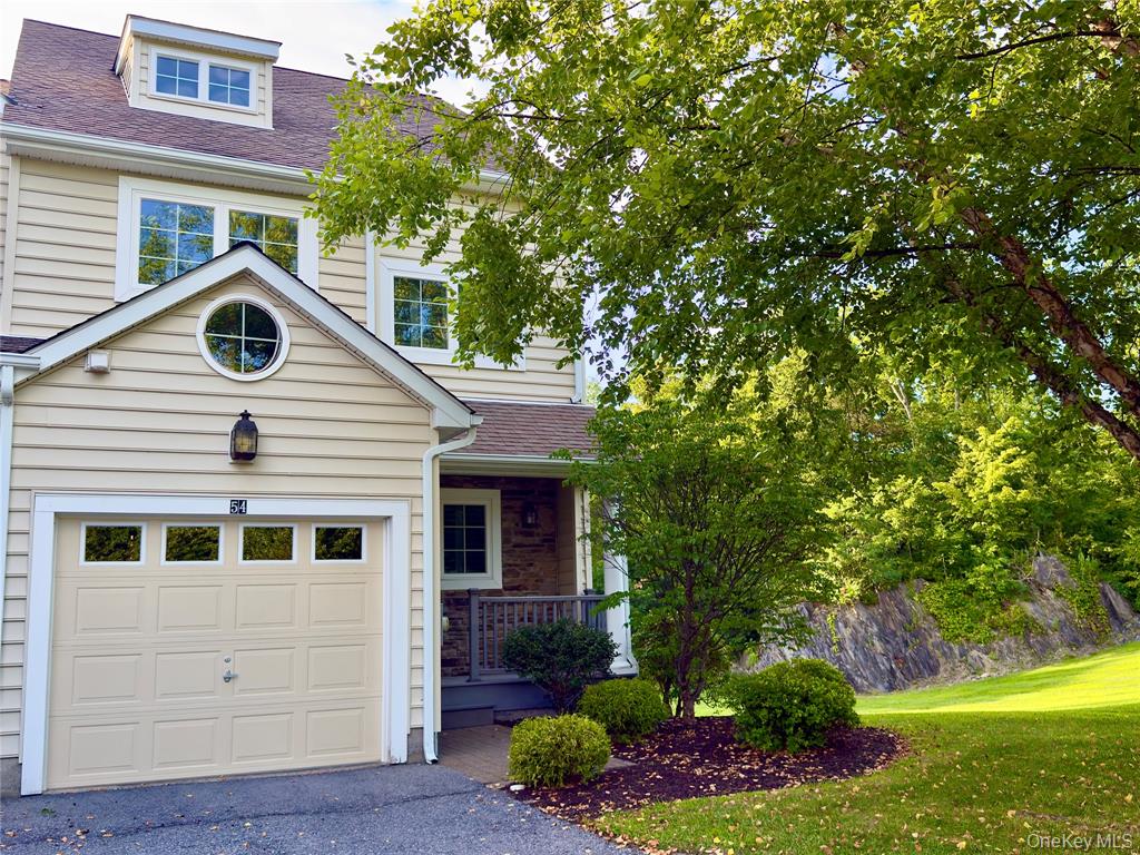 Hyde Park, New York, 12538, United States, 3 Bedrooms Bedrooms, ,4 BathroomsBathrooms,Residential,For Sale,1977599