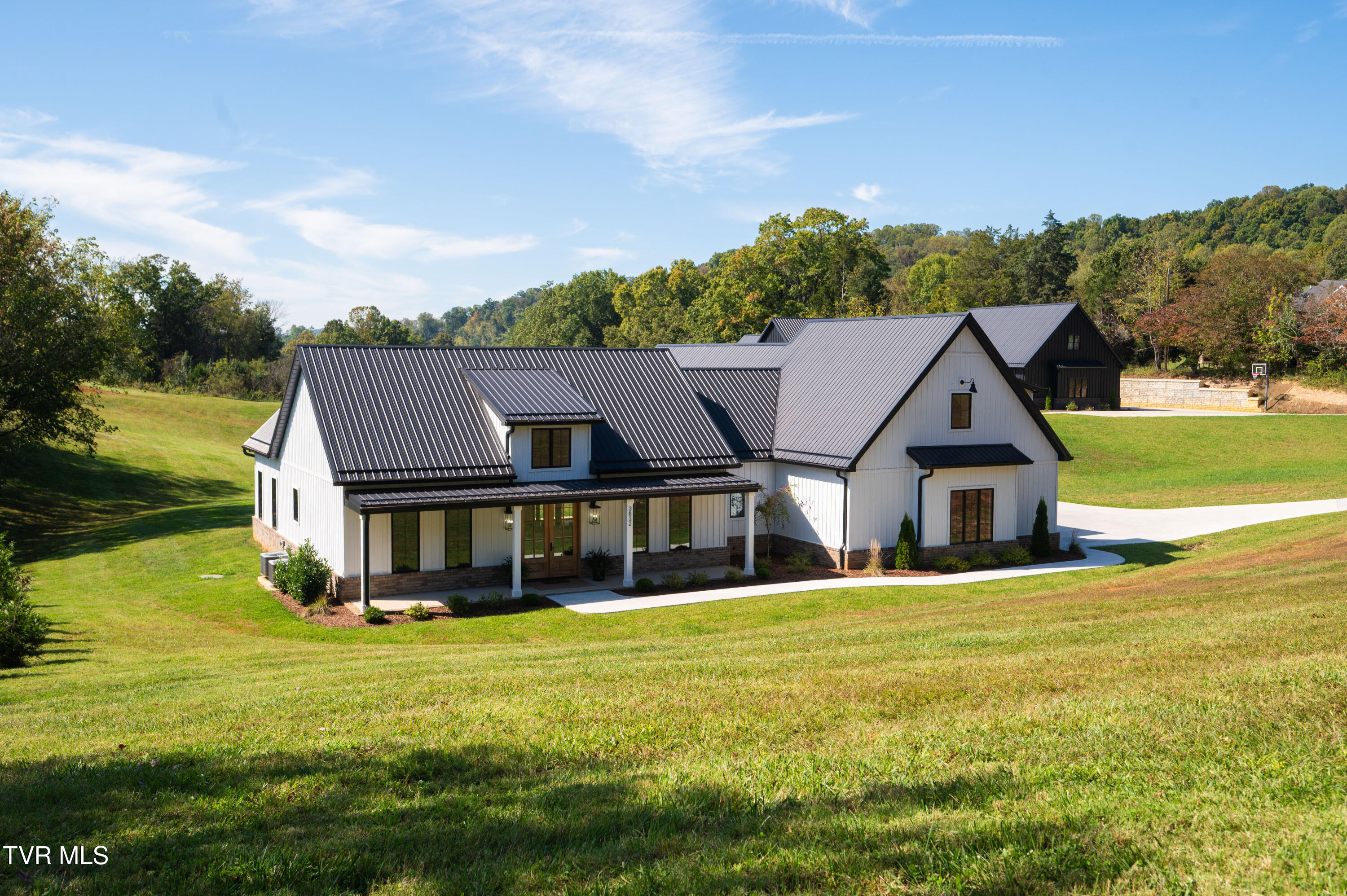 Kingsport, Tennessee, 37664, United States, 4 Bedrooms Bedrooms, ,4 BathroomsBathrooms,Residential,For Sale,1981214