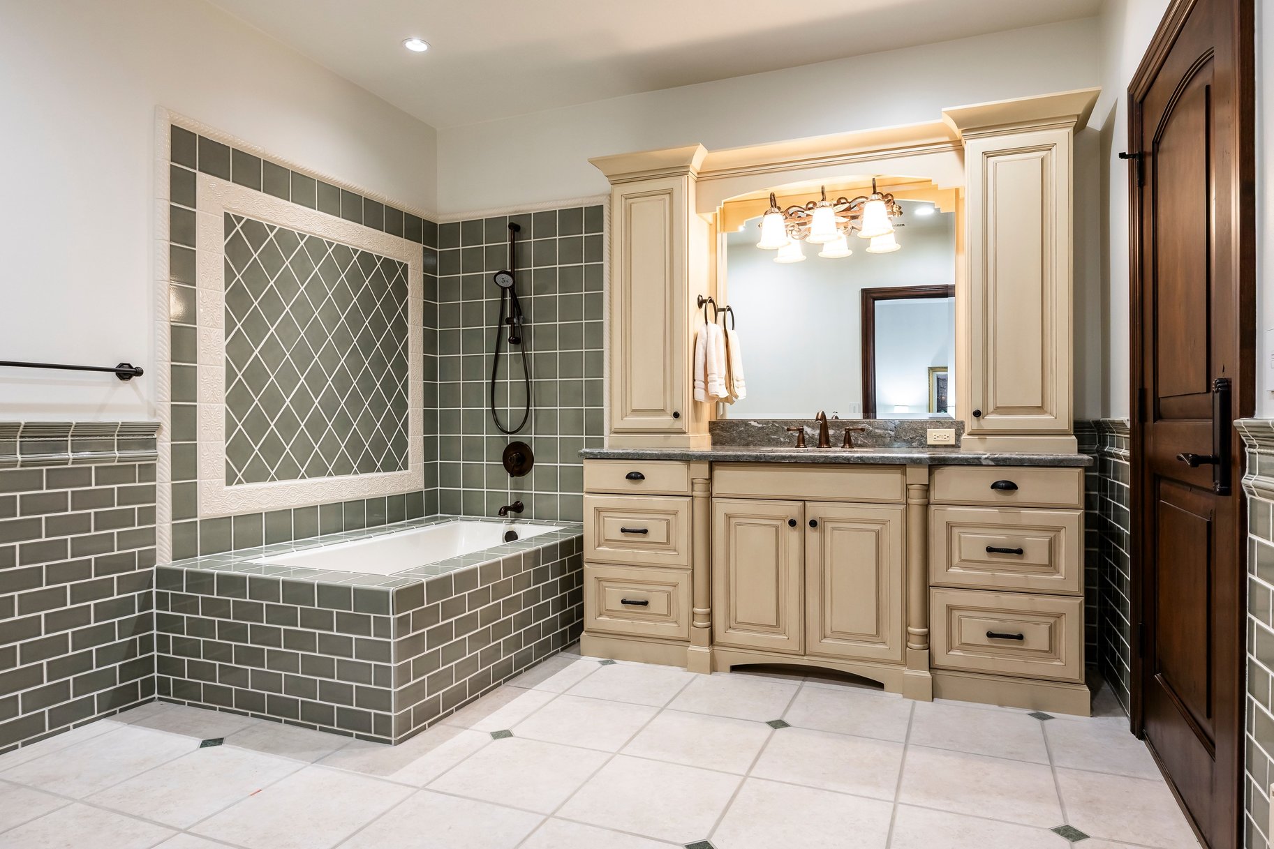  Exclusive Gated Home in Prime Holladay, UT Location - 物件實景