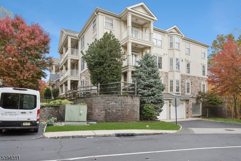 Cedar Grove Twp., New Jersey, 07009, United States, 2 Bedrooms Bedrooms, ,2 BathroomsBathrooms,Residential,For Sale,1989209