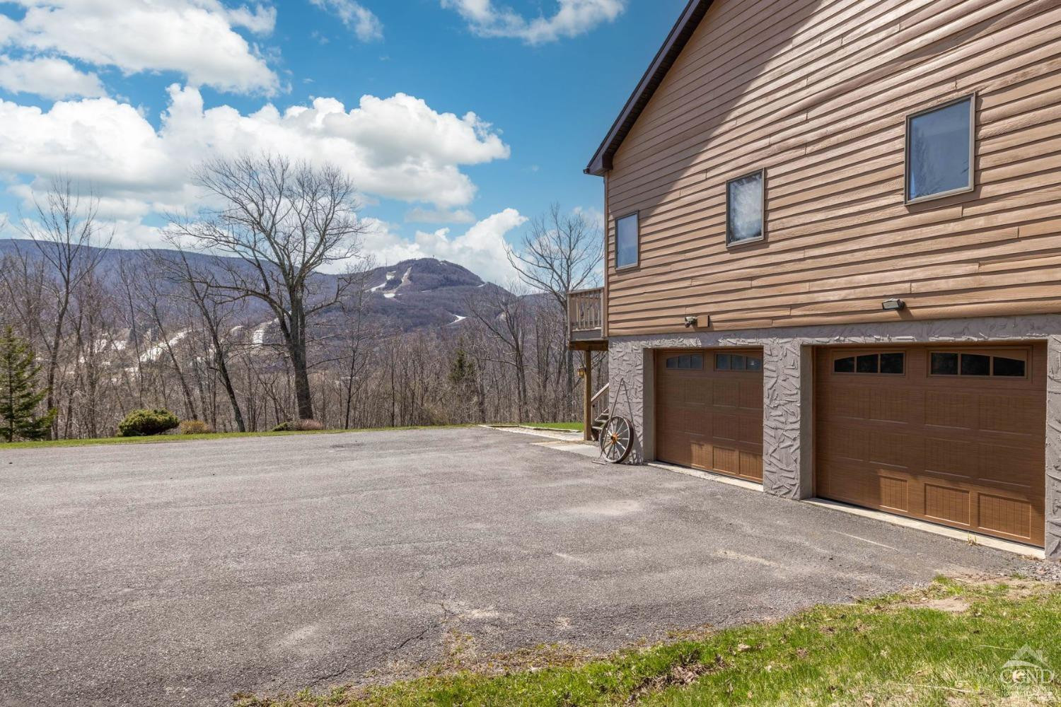 Hunter, New York, 12442, United States, 4 Bedrooms Bedrooms, ,5 BathroomsBathrooms,Residential,For Sale,1792843