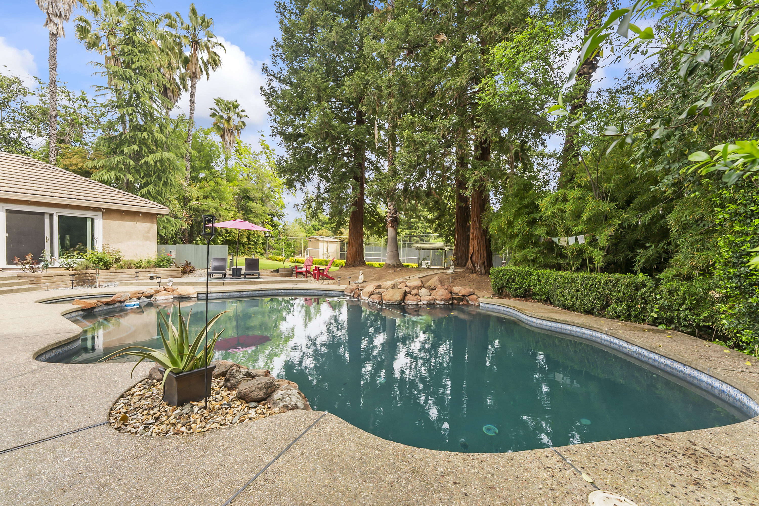  2230 Hillcrest Way, Carmichael, CA 95608 - 物件實景