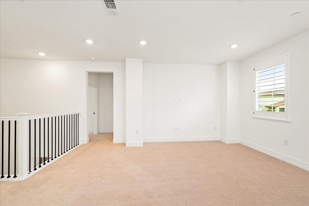 Roseville, California, 95747, United States, 5 Bedrooms Bedrooms, ,4 BathroomsBathrooms,Residential,For Sale,1998705