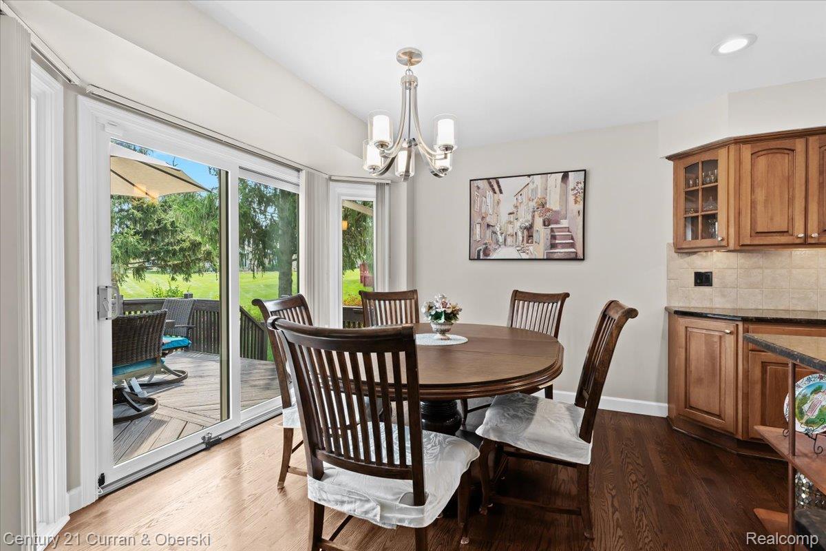 Northville, Michigan, 48168, United States, 3 Bedrooms Bedrooms, ,4 BathroomsBathrooms,Residential,For Sale,1921714
