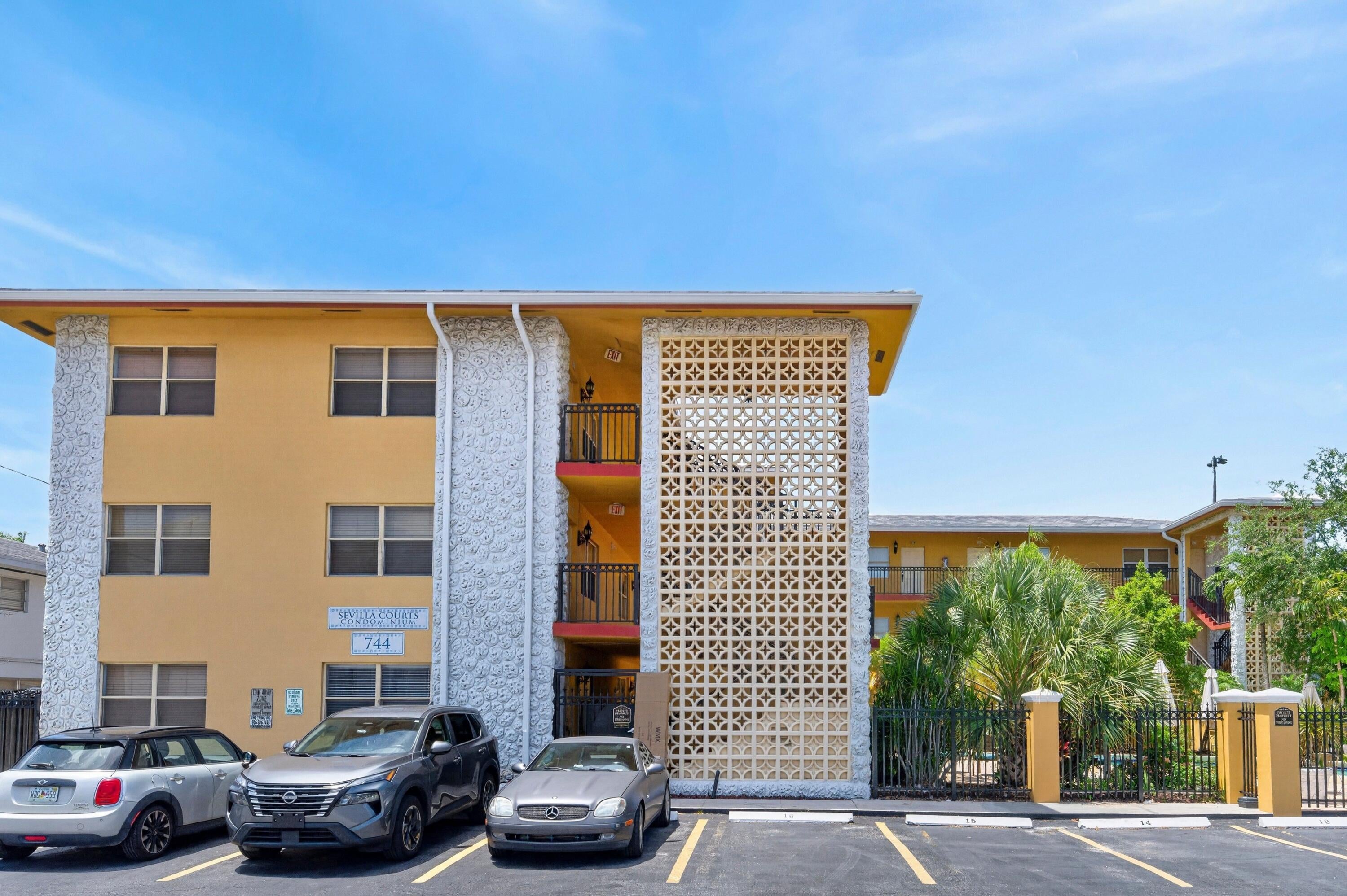 14th Ave, Fort Lauderdale, FL 33304