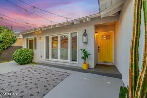 Van Nuys, California, 91405, United States, 3 Bedrooms Bedrooms, ,2 BathroomsBathrooms,Residential,For Sale,1939328