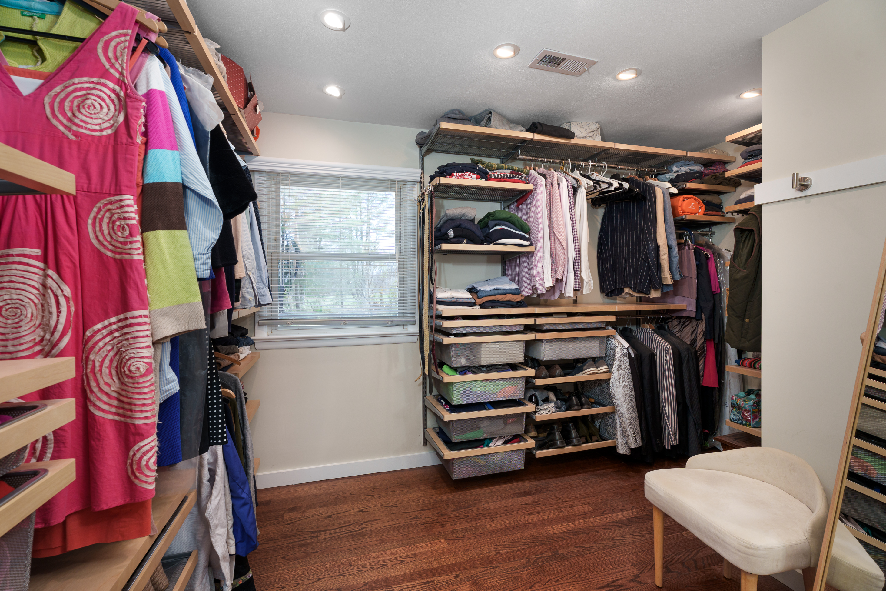  Smart Upgrades and Stylish Spaces Define This Montgomery Township Showstopper - 物件實景