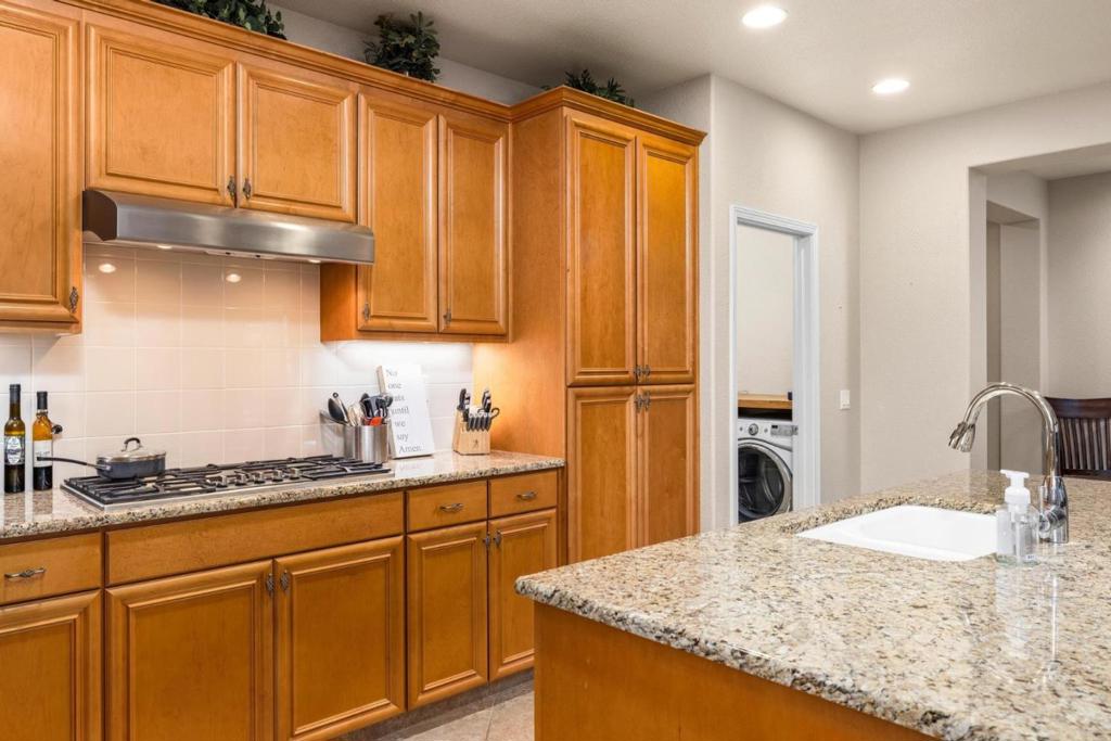 Oakdale, California, 95361, United States, 4 Bedrooms Bedrooms, ,2 BathroomsBathrooms,Residential,For Sale,1981612