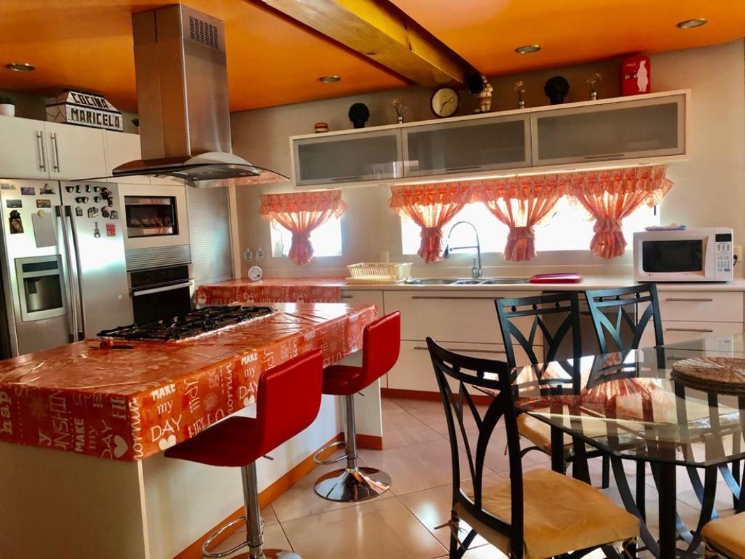 Ca?adas, Atizapán de Zaragoza, Estado de México, 52959, Mexico, 4 Bedrooms Bedrooms, ,3 BathroomsBathrooms,Residential,For Sale,Ca?adas,1443770