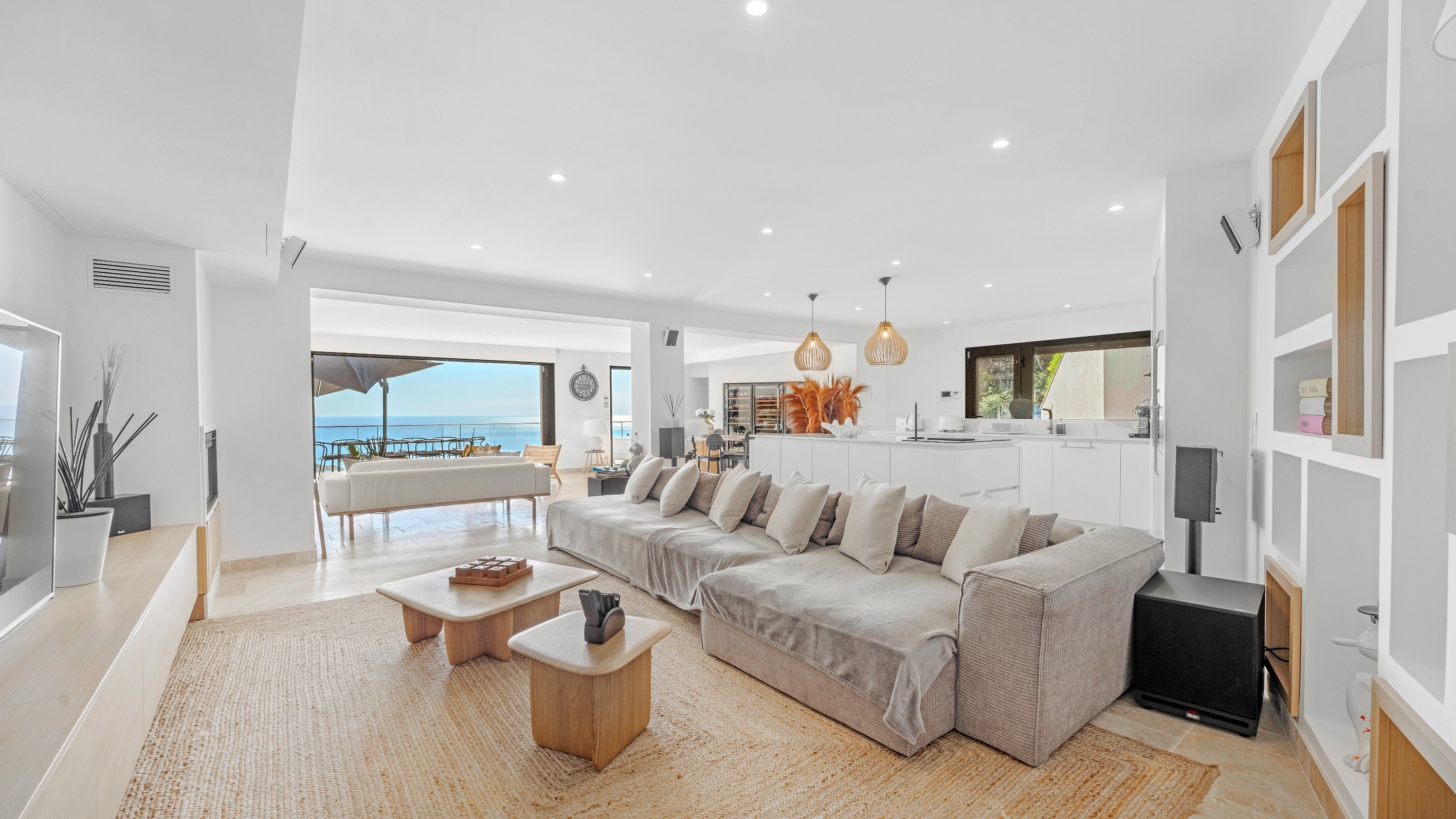  Les Issambres: contemporary villa with pool and sea view, sole agent - 物件實景