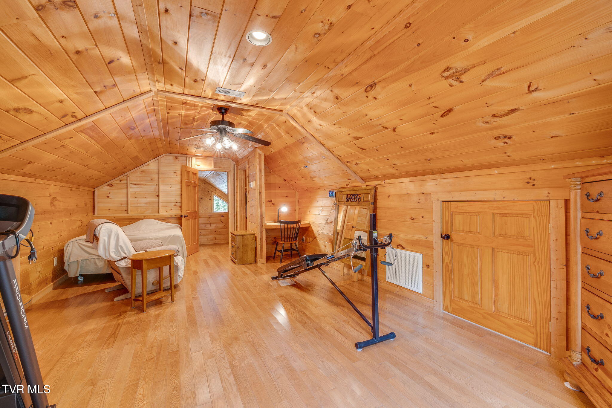 Butler, Tennessee, 37640, United States, 2 Bedrooms Bedrooms, ,3 BathroomsBathrooms,Residential,For Sale,1914007