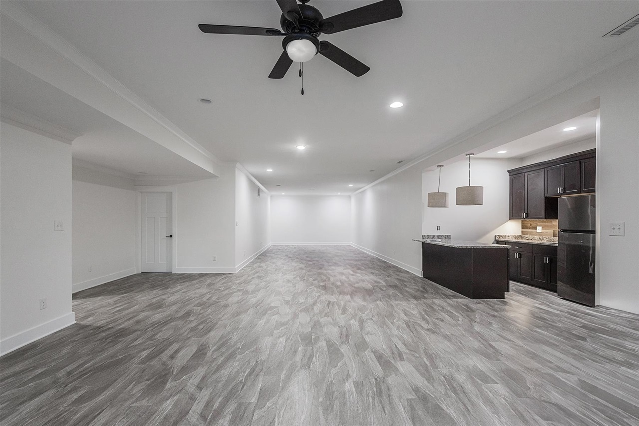 Bowling Green, Kentucky, 42103, United States, 4 Bedrooms Bedrooms, ,5 BathroomsBathrooms,Residential,For Sale,1991774