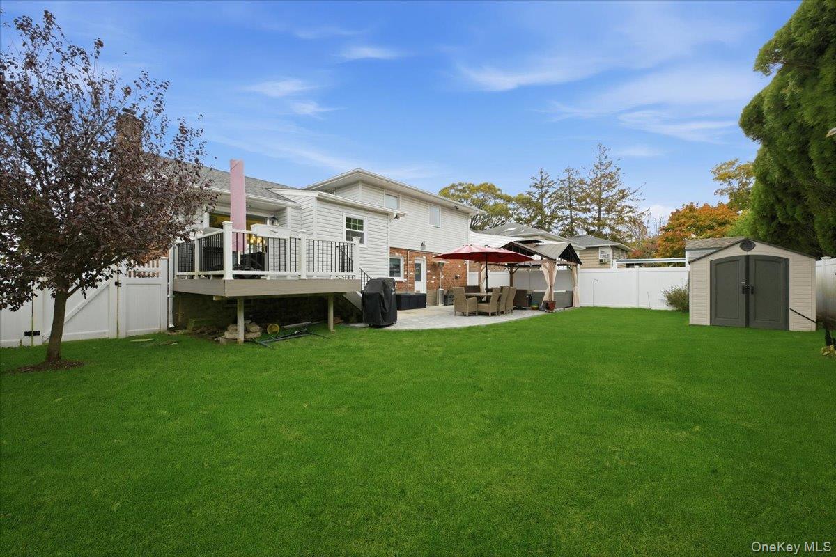 Merrick, New York, 11566, United States, 3 Bedrooms Bedrooms, ,3 BathroomsBathrooms,Residential,For Sale,1986518