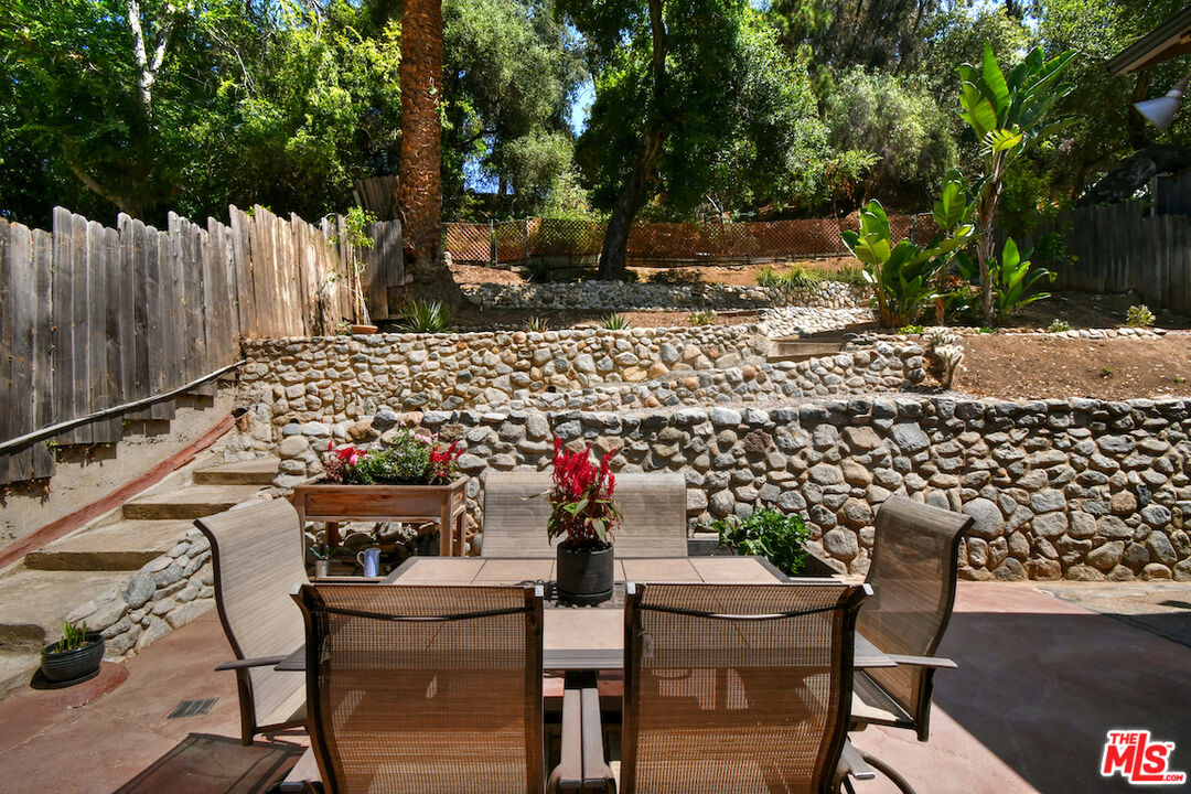 Los Angeles, California, 90077, United States, 3 Bedrooms Bedrooms, ,2 BathroomsBathrooms,Residential,For Sale,1901054