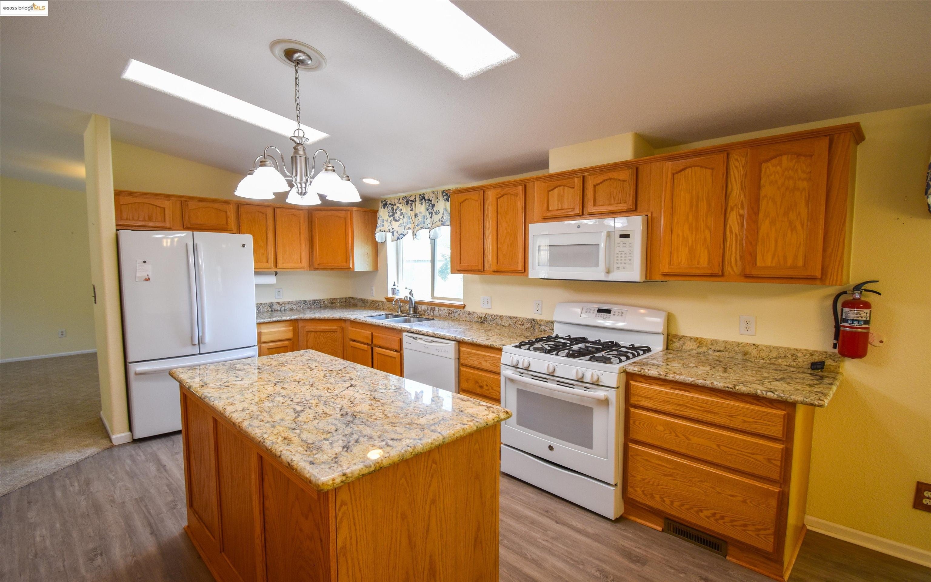 Columbia, California, 95310, United States, 3 Bedrooms Bedrooms, ,2 BathroomsBathrooms,Residential,For Sale,1941658
