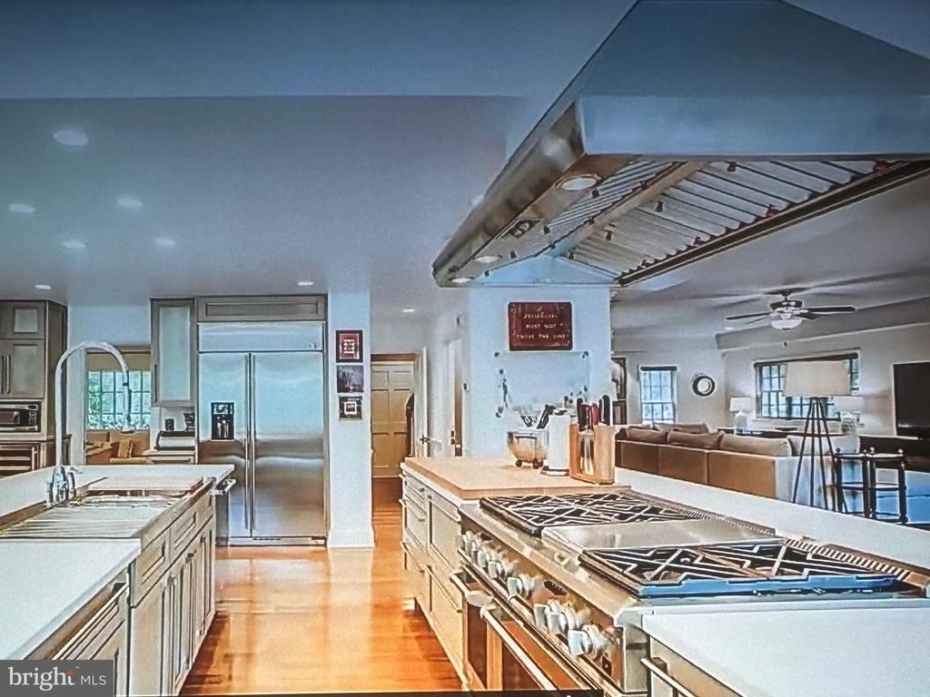 Fredericksburg, Virginia, 22405, United States, 5 Bedrooms Bedrooms, ,5 BathroomsBathrooms,Residential,For Sale,1825163