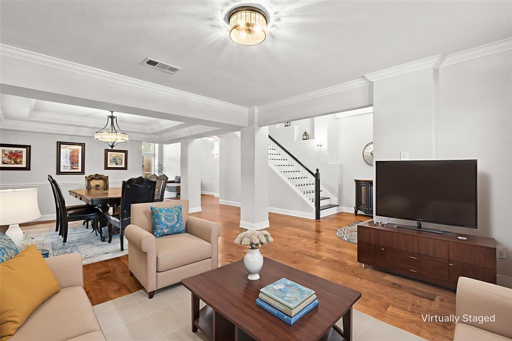 Denton, Texas, 76210, United States, 5 Bedrooms Bedrooms, ,3 BathroomsBathrooms,Residential,For Sale,1972740