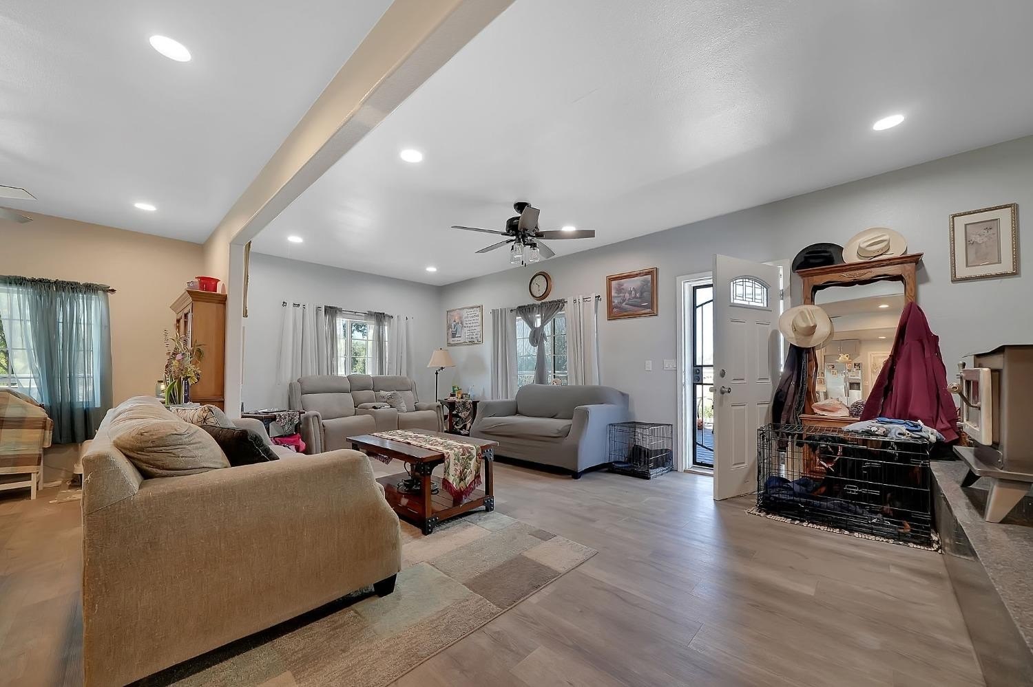 Burson, California, 95225, United States, 2 Bedrooms Bedrooms, ,2 BathroomsBathrooms,Residential,For Sale,1976966