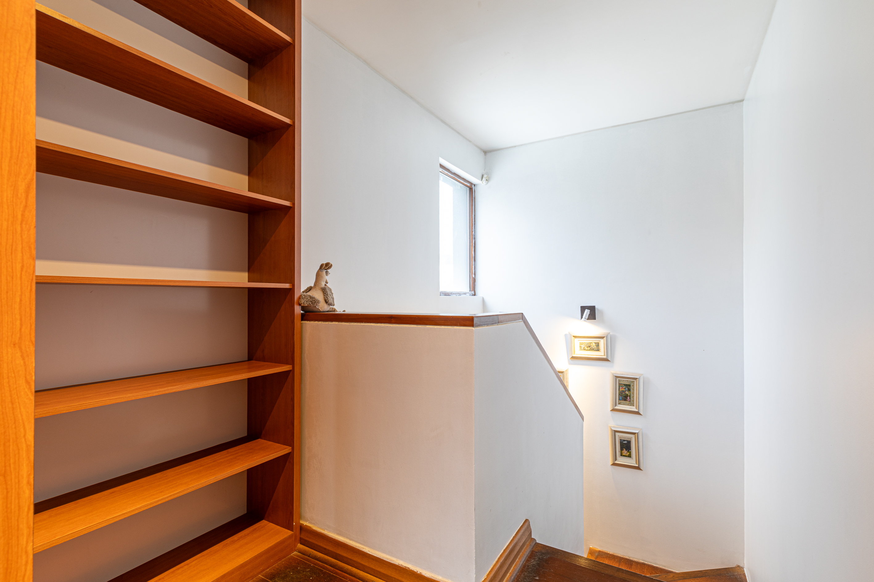  Contemporary 4-Bedroom Home in Piedra Roja - 物件實景