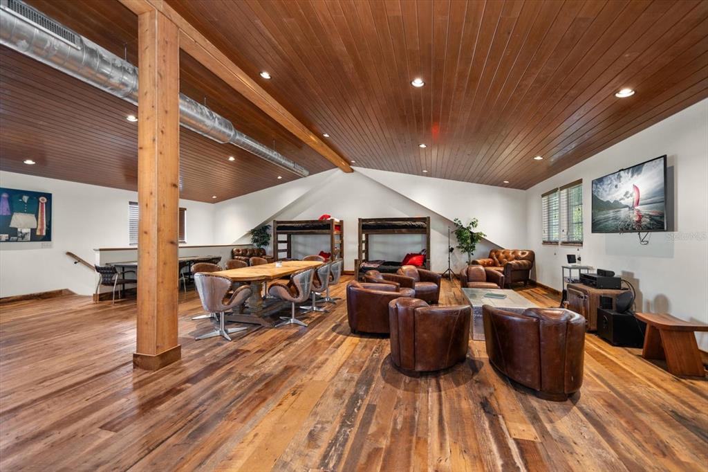Largo, Florida, 33774, United States, 5 Bedrooms Bedrooms, ,7 BathroomsBathrooms,Residential,For Sale,1876225