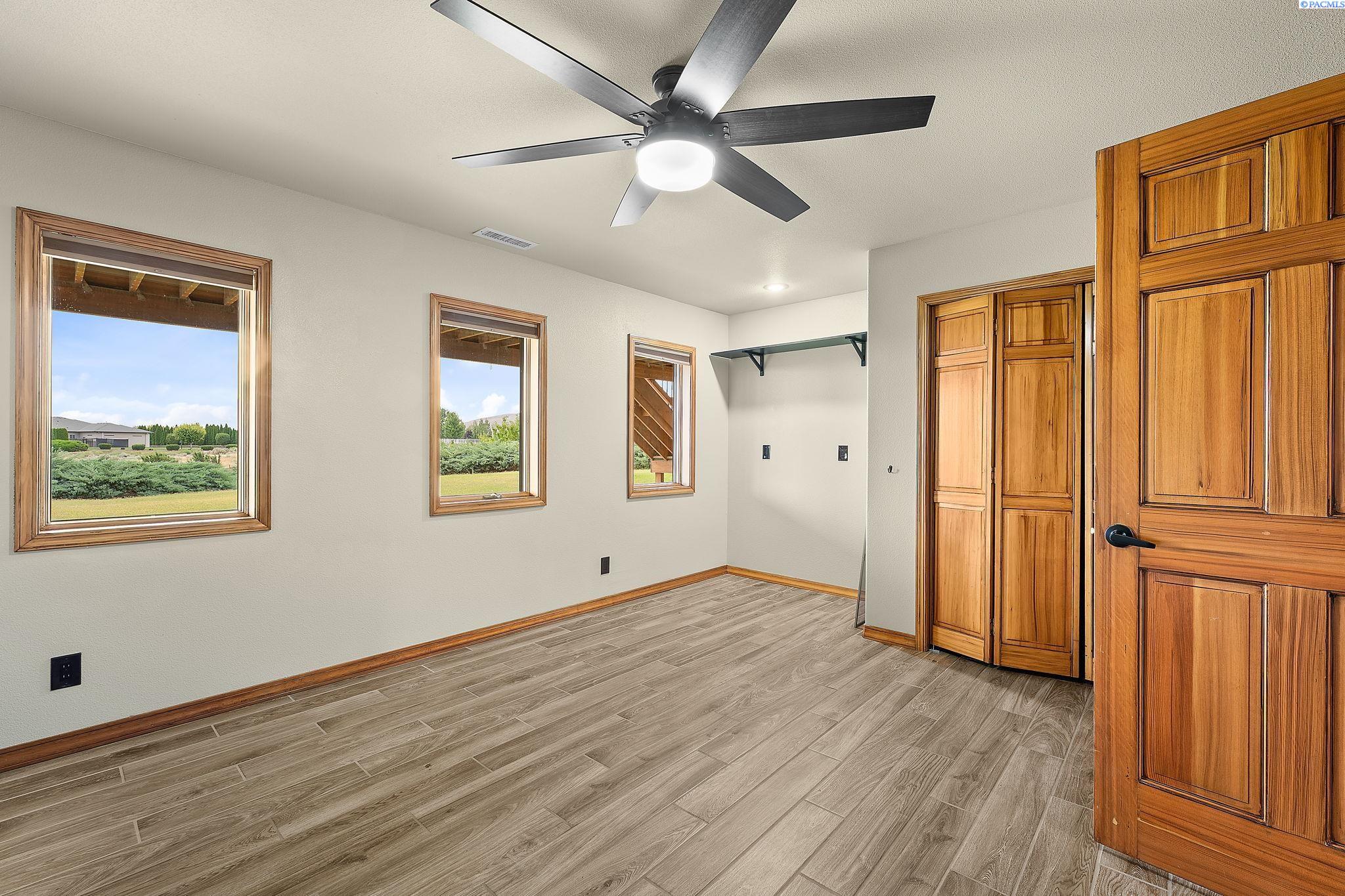 West Richland, Washington, 99353, United States, 5 Bedrooms Bedrooms, ,3 BathroomsBathrooms,Residential,For Sale,1906859