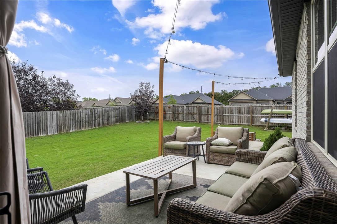 Cave Springs, Arkansas, 72718, United States, 4 Bedrooms Bedrooms, ,3 BathroomsBathrooms,Residential,For Sale,1954993