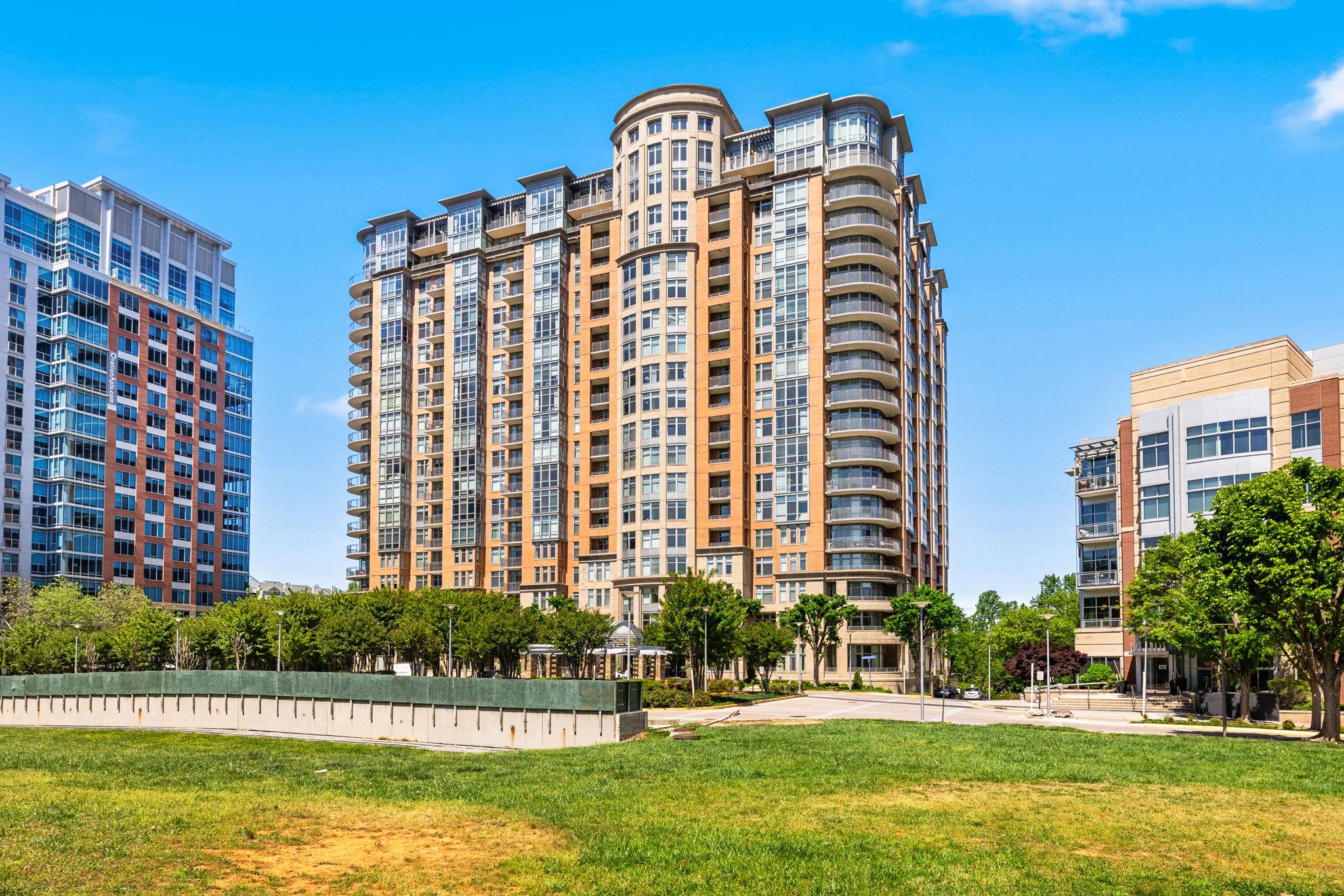  8220 Crestwood Heights Drive, Mclean, VA, 22102 - 物件實景