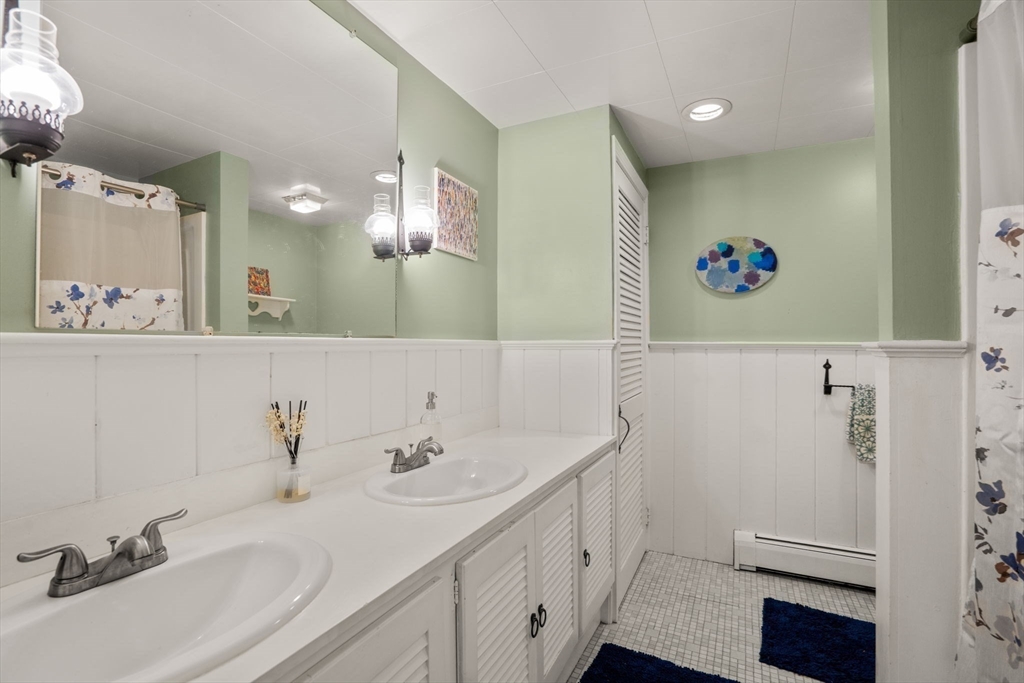 Holland, Massachusetts, 01521, United States, 7 Bedrooms Bedrooms, ,6 BathroomsBathrooms,Residential,For Sale,1941756