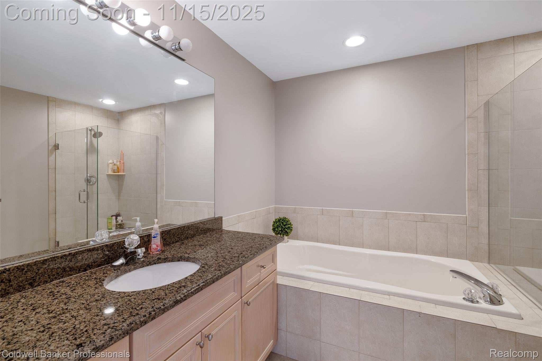 Clarkston, Michigan, 48348, United States, 4 Bedrooms Bedrooms, ,4 BathroomsBathrooms,Residential,For Sale,1992858