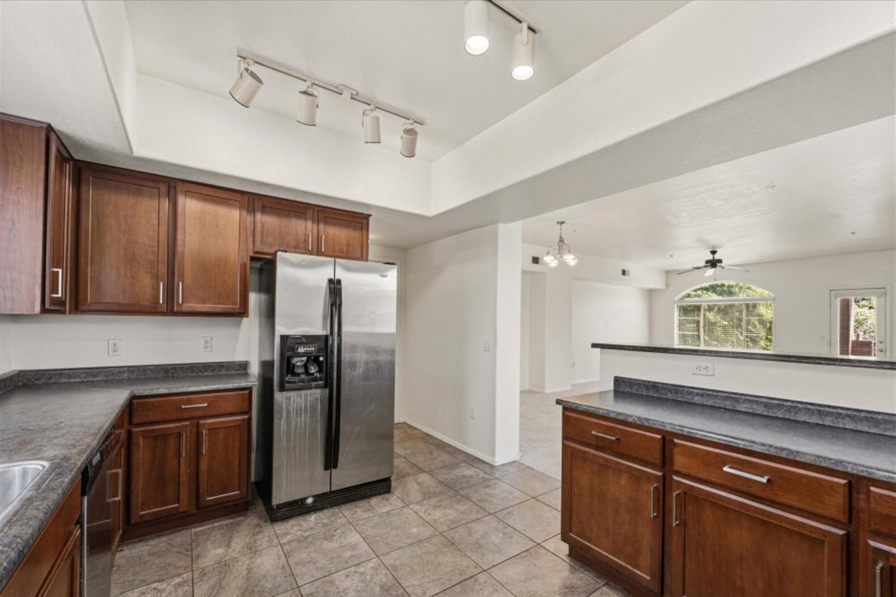  2401 E Rio Salado Parkway ¦ Tempe, AZ - 物件實景