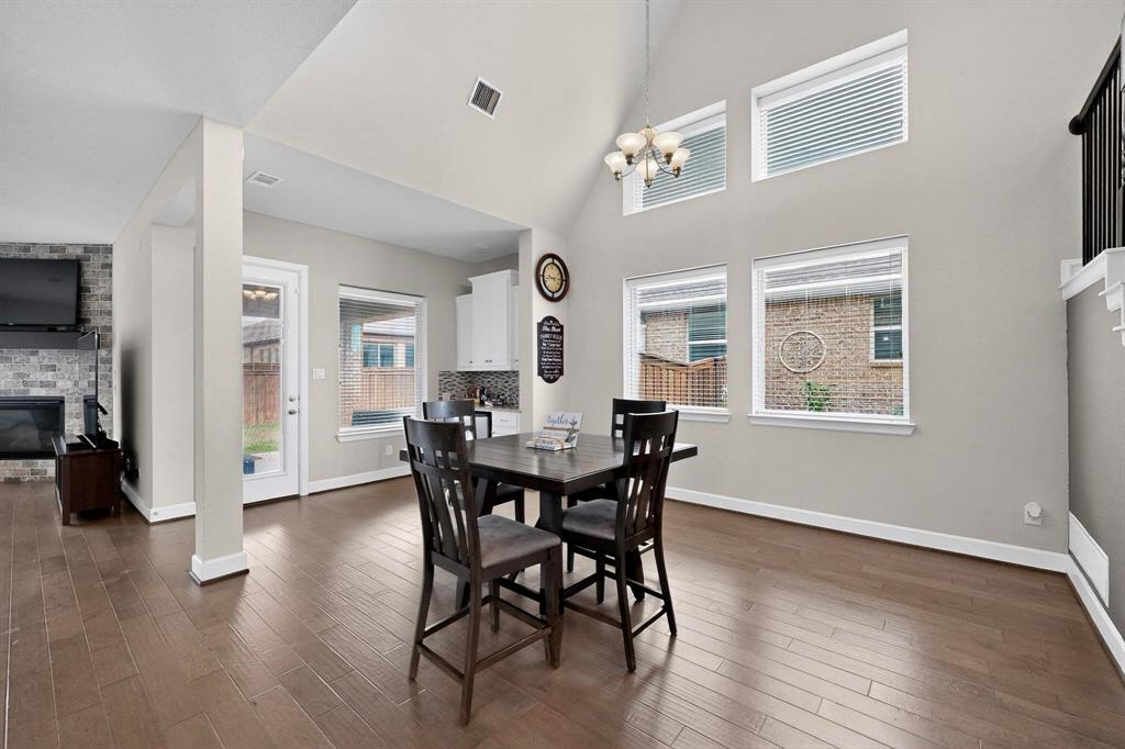 Mansfield, Texas, 76063, United States, 4 Bedrooms Bedrooms, ,3 BathroomsBathrooms,Residential,For Sale,1984510