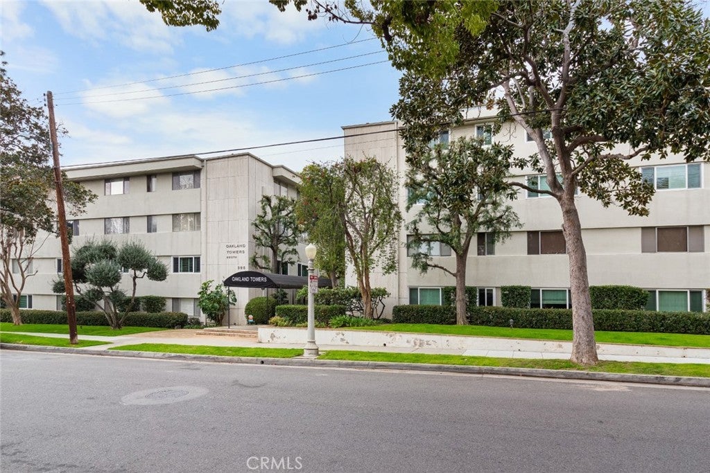 395 S Oakland Avenue #101, Pasadena, California, 91101, United States, 3 Bedrooms Bedrooms, ,2 BathroomsBathrooms,Residential,For Sale,395 S Oakland Avenue #101,1679345