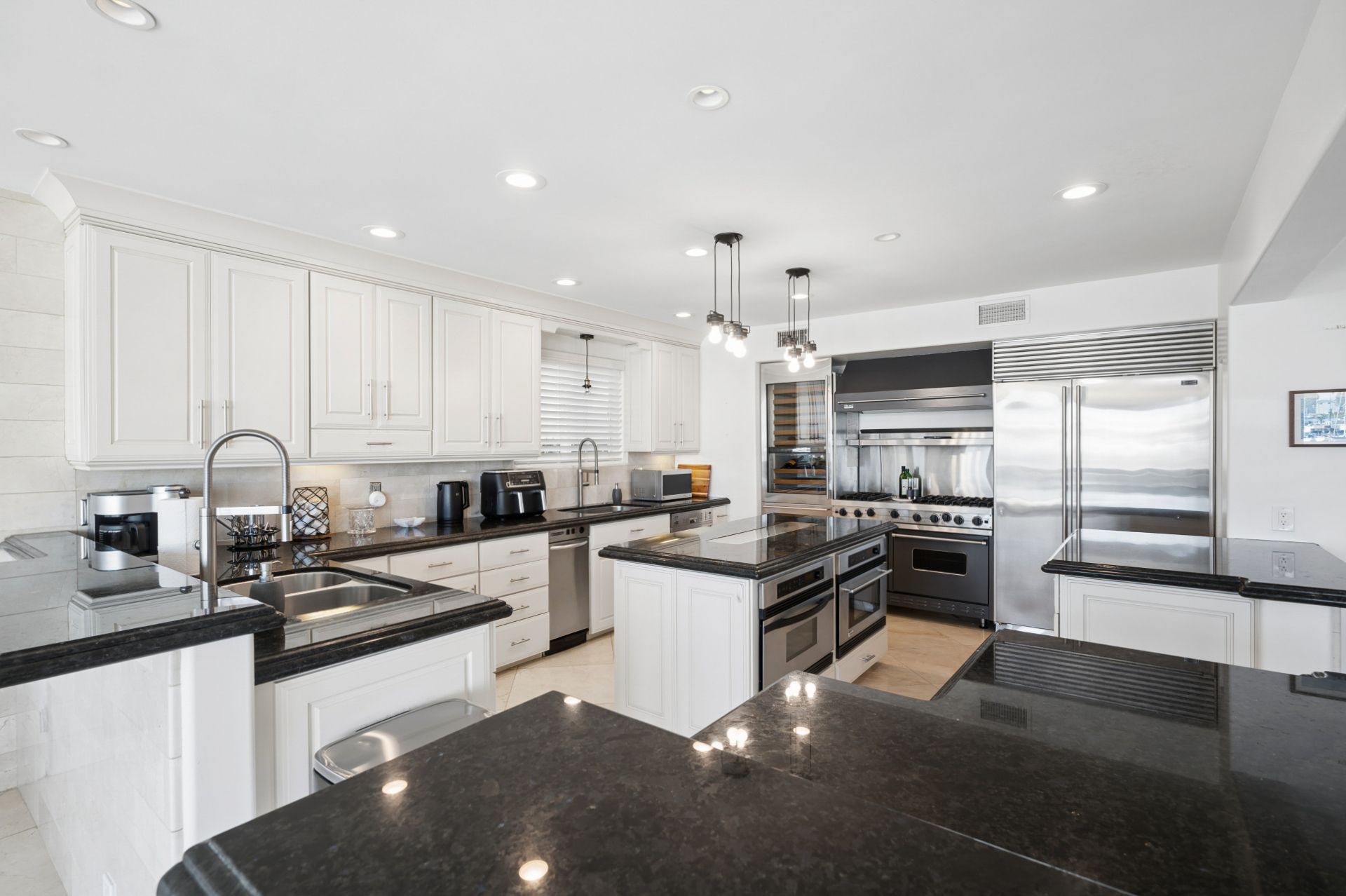  3322 and 3324 Via Lido, Newport Beach, CA 92663 - 物件實景