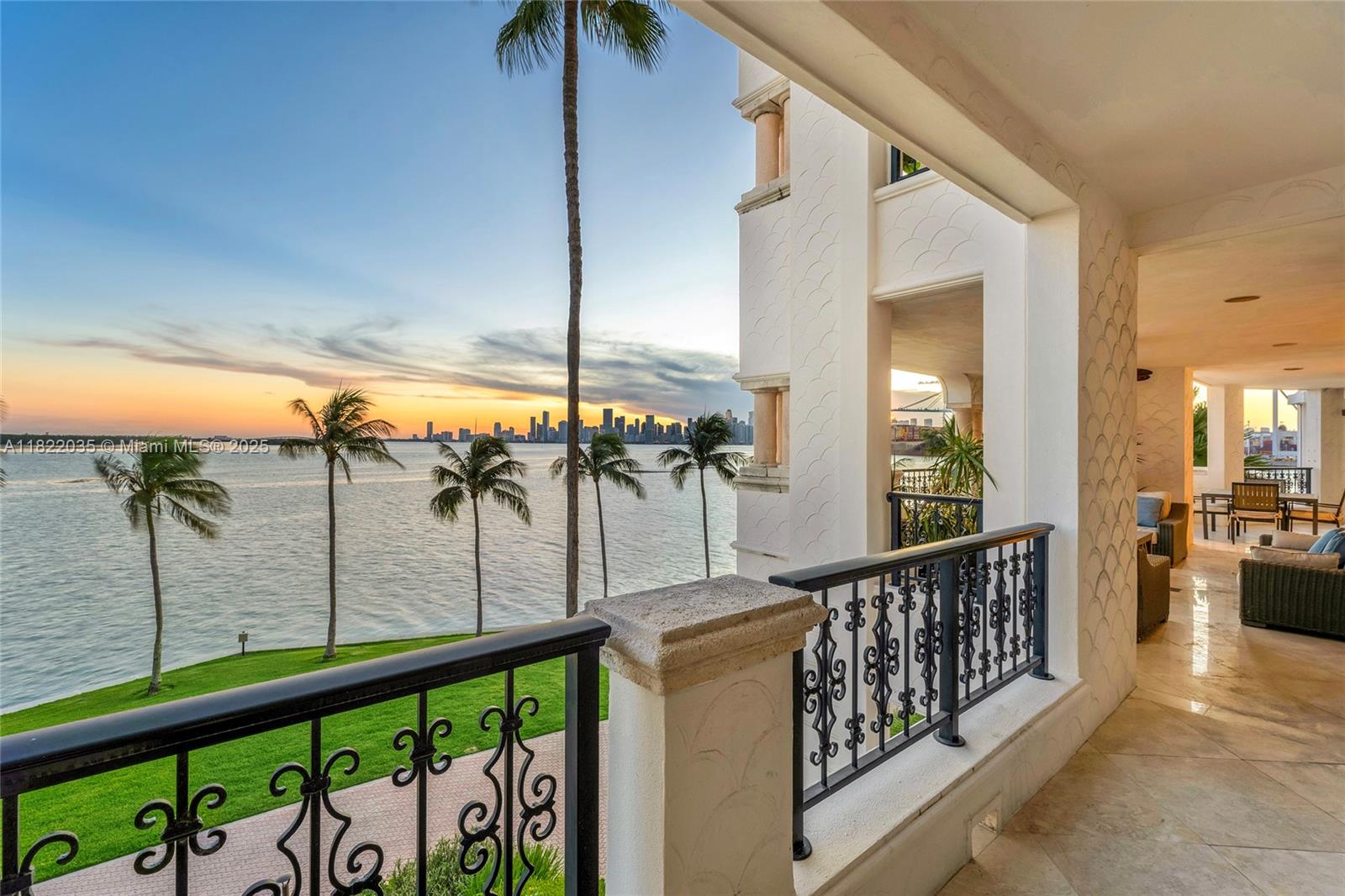 Miami Beach, Florida, 33109, United States, 4 Bedrooms Bedrooms, ,5 BathroomsBathrooms,Residential,For Sale,1858319