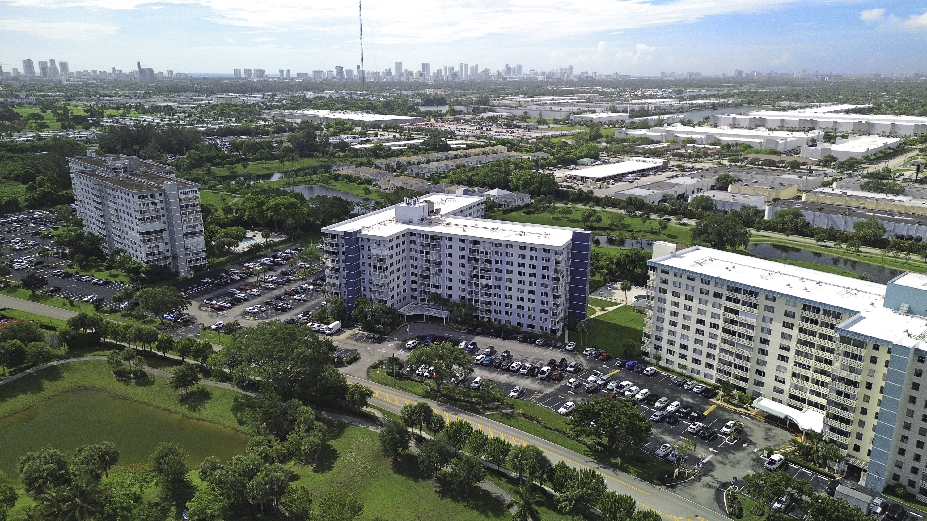  4200 Hillcrest Dr, Hollywood, FL, 33021 - 物件實景
