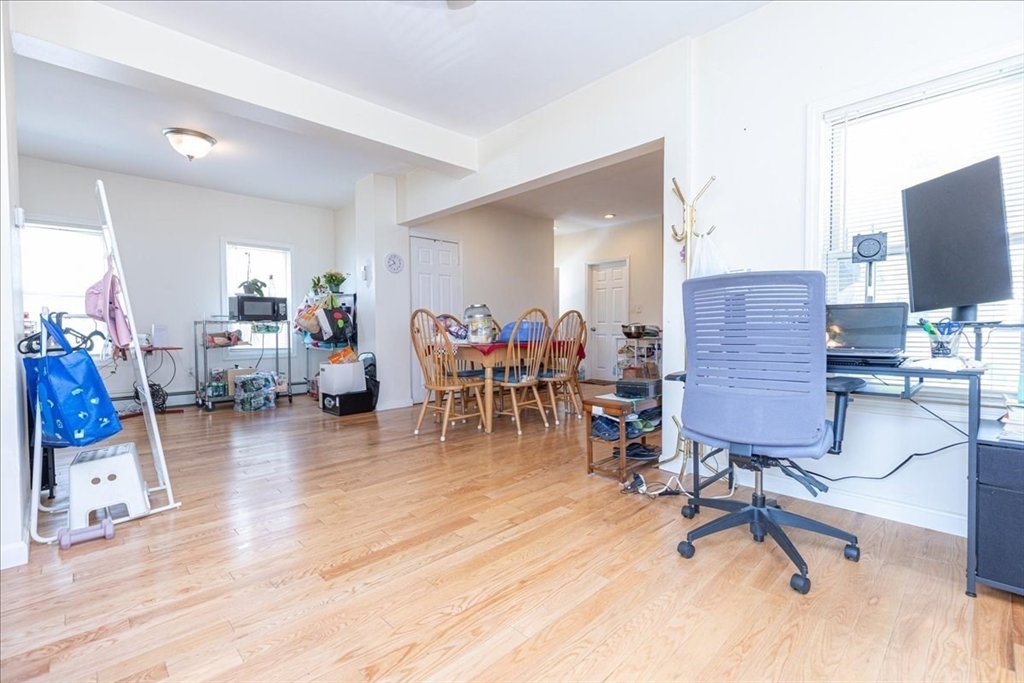 Lowell, Massachusetts, 01854, United States, 3 Bedrooms Bedrooms, ,2 BathroomsBathrooms,Residential,For Sale,1918371