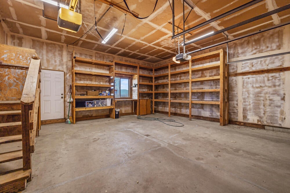 Klamath Falls, Oregon, 97601, United States, 4 Bedrooms Bedrooms, ,4 BathroomsBathrooms,Residential,For Sale,1804036