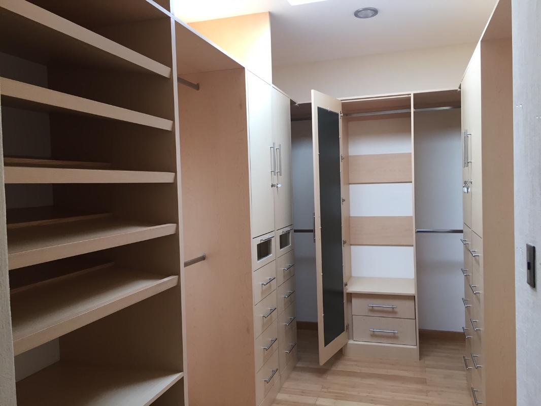 Metepec, Estado de México, 52172, Mexico, 4 Bedrooms Bedrooms, ,4 BathroomsBathrooms,Residential,For Sale,1770872