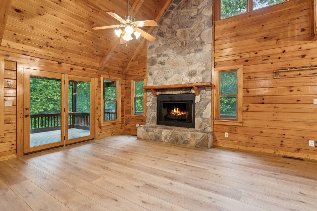 Morganton, Georgia, 30560, United States, 3 Bedrooms Bedrooms, ,4 BathroomsBathrooms,Residential,For Sale,1858984