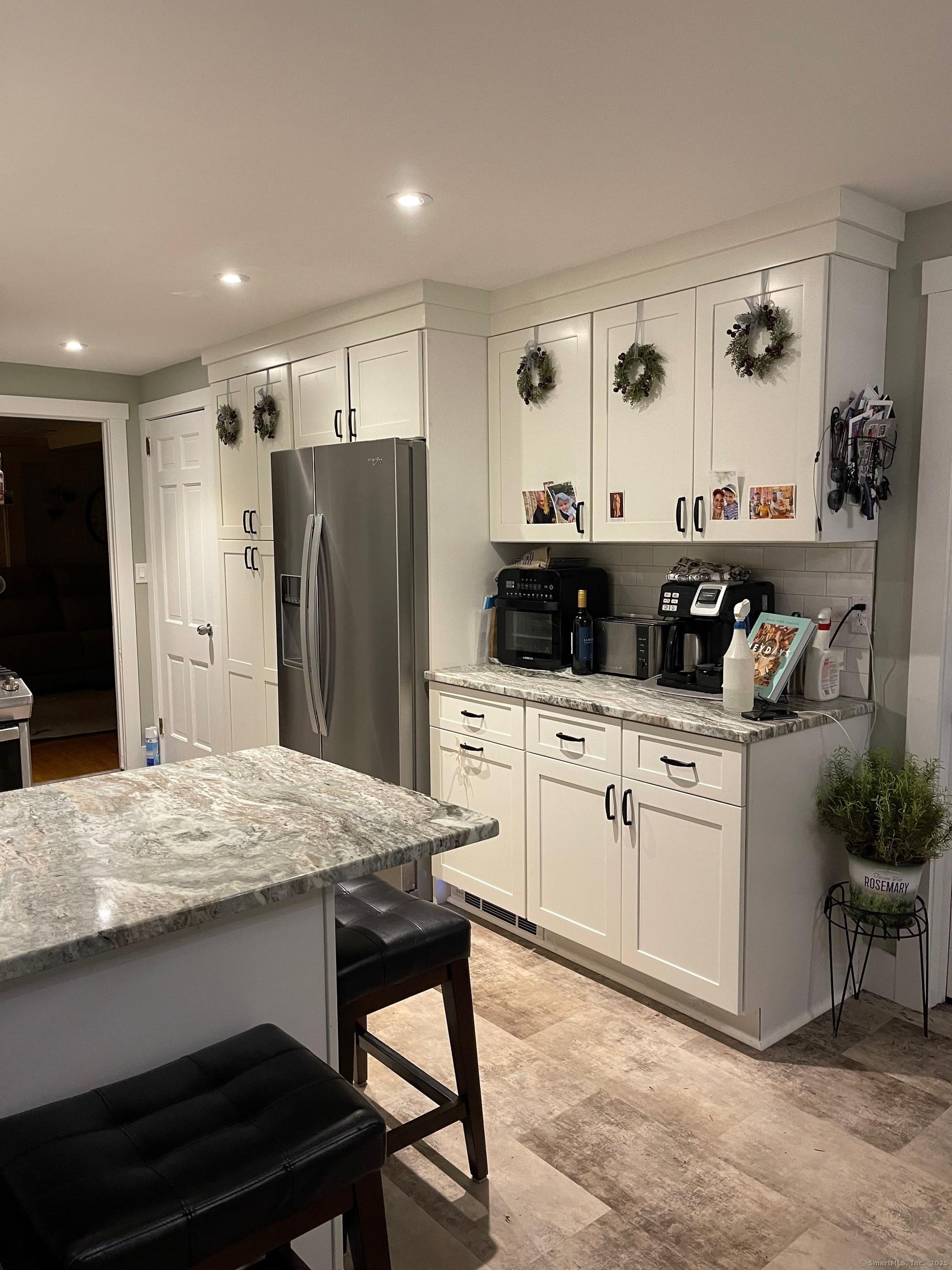 Windsor, Connecticut, 06095, United States, 5 Bedrooms Bedrooms, ,3 BathroomsBathrooms,Residential,For Sale,1980222