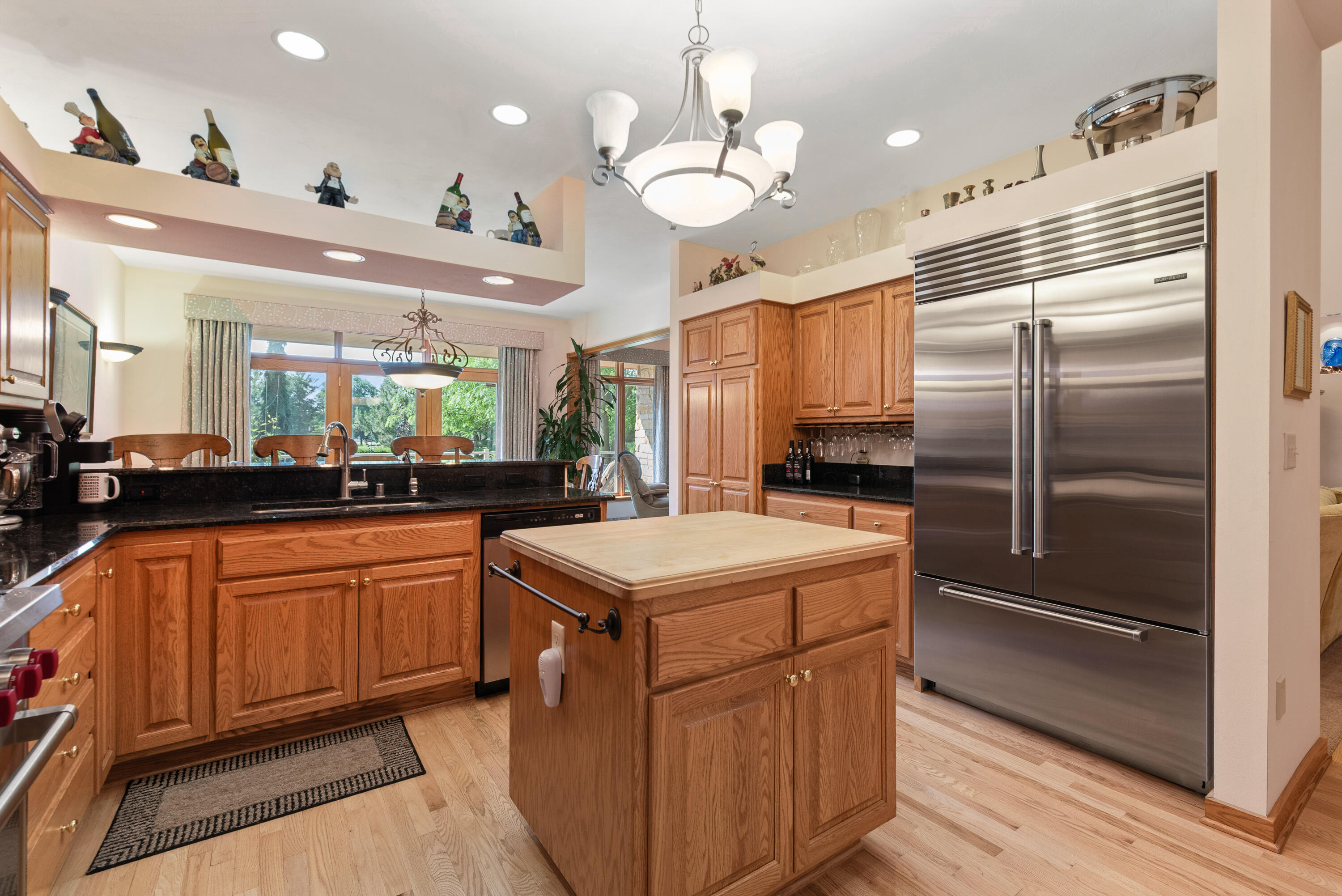 Hartland, Wisconsin, 53029, United States, 4 Bedrooms Bedrooms, ,5 BathroomsBathrooms,Residential,For Sale,1907697